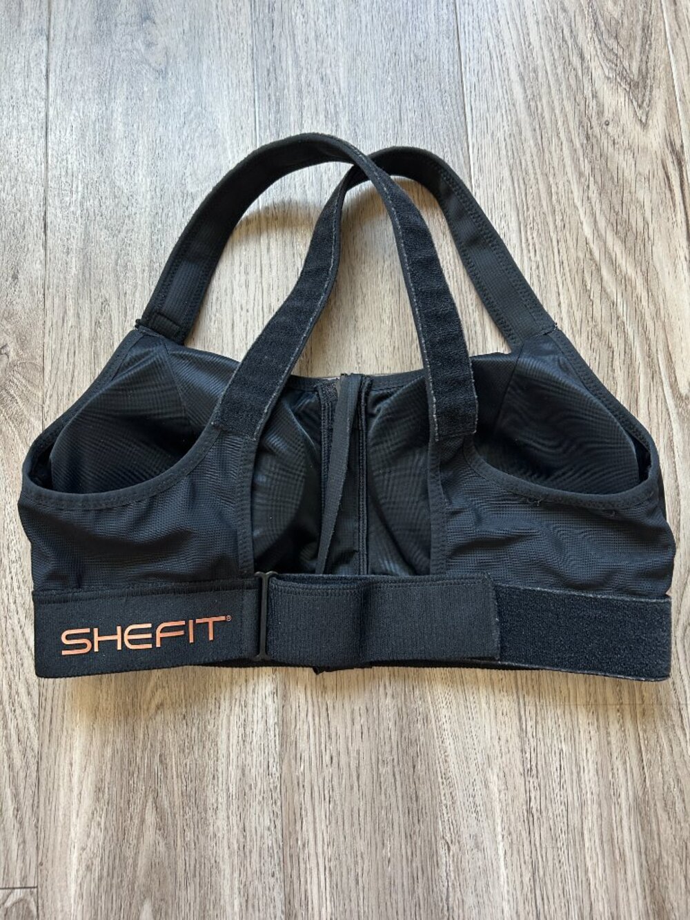 SheFit High Impact Ultimate Sports Bra in Black Gym Workout Athletic Size 1 Luxe - Picture 6 of 9
